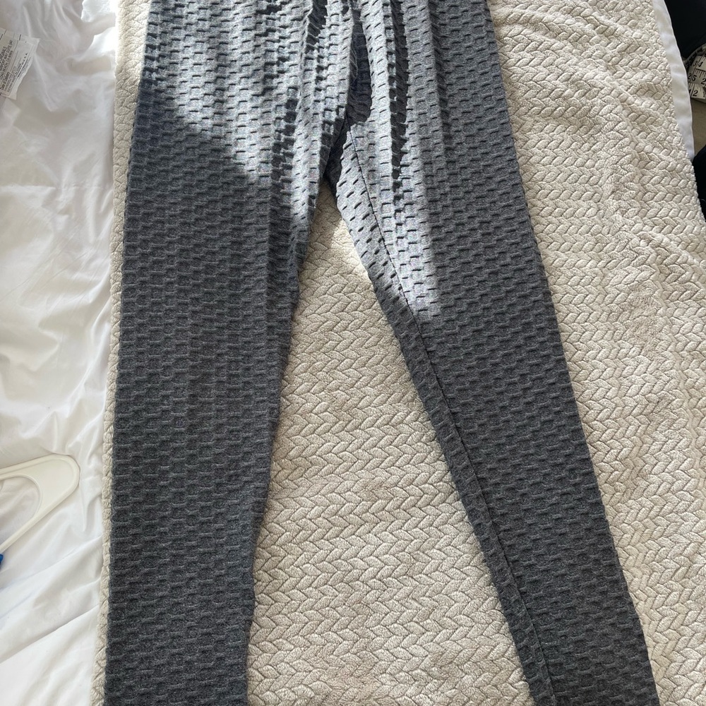 Gray Scrunch Butt Leggings